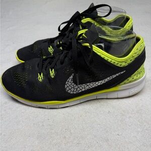 Nike Free 5.0 TR Fit Black And Volt Training Shoes Sneakers Women’s Size 9.5 US